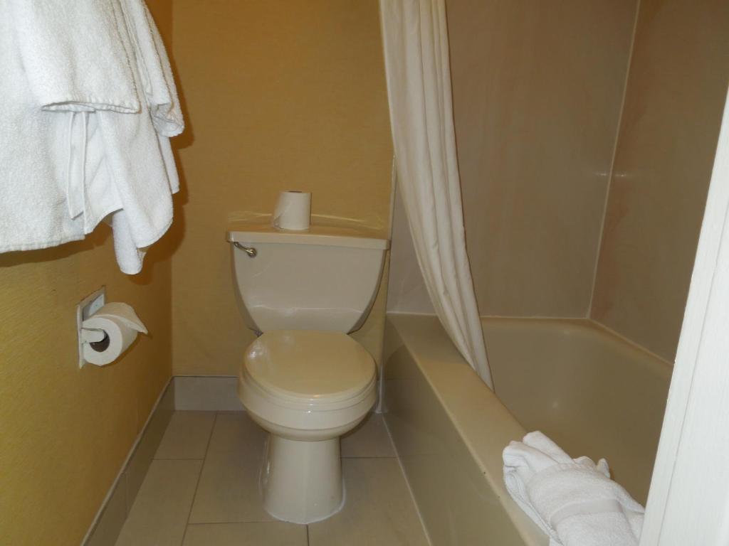 Travelodge By Wyndham Silver Spring Room photo